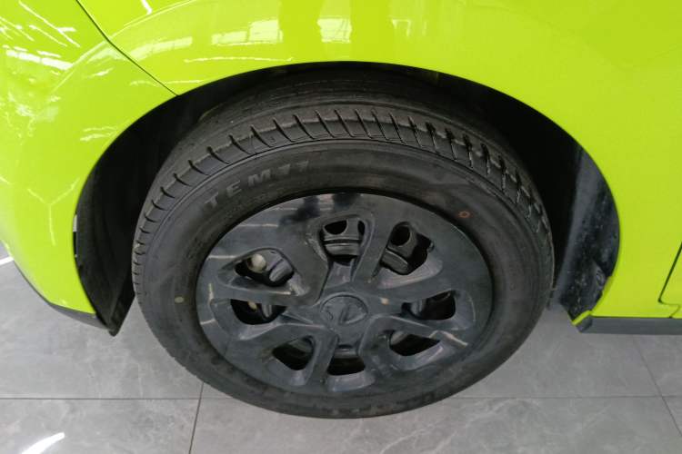 Used JMEV Xiao Qilin 2022 Heart-Pounding Edition Left Front Wheel Hub
