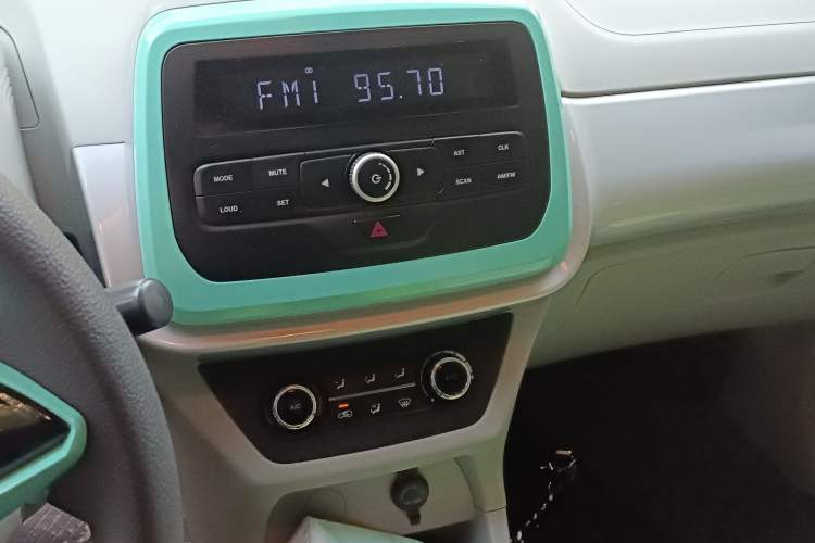 Used JMEV Xiao Qilin 2022 Heart-Pounding Edition Audio And AC Panel