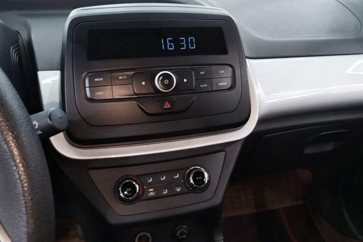 Used JMEV Xiao Qilin 2022 Heart-Pounding Edition Audio And AC Panel