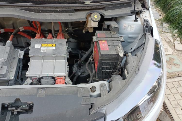 Used JMEV Xiao Qilin 2022 Heart-Pounding Edition Engine Bay Left