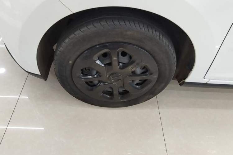 Used JMEV Xiao Qilin 2022 Heart-Pounding Edition Left Front Wheel Hub