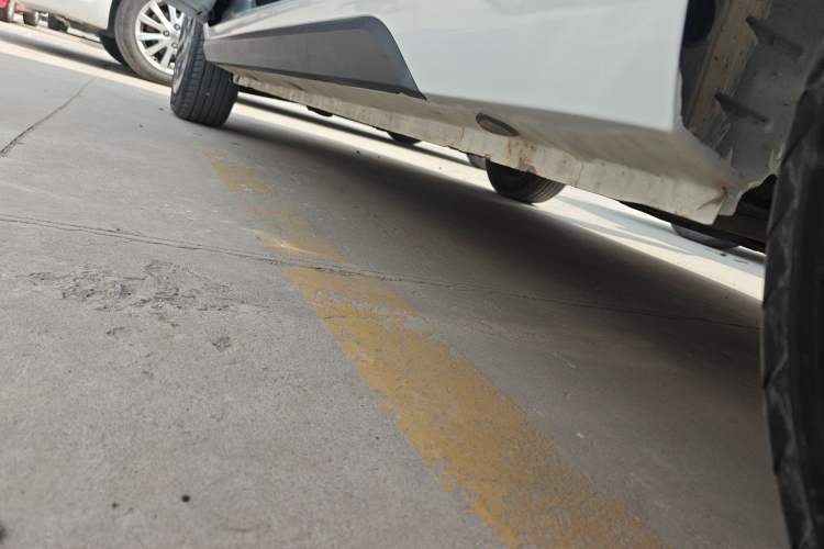 Used JMEV Xiao Qilin 2022 Heart-Pounding Edition Left Side Sill