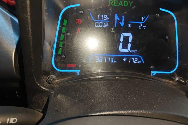 Used JMEV Xiao Qilin 2022 Heart-Pounding Edition Odometer Close Up