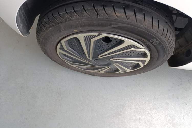 Used JMEV Xiao Qilin 2022 Heart-Pounding Edition Right Rear Wheel Hub