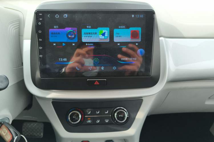 Used JMEV Xiao Qilin 2023 Joyful Edition 201km Comfort Model Audio And AC Panel