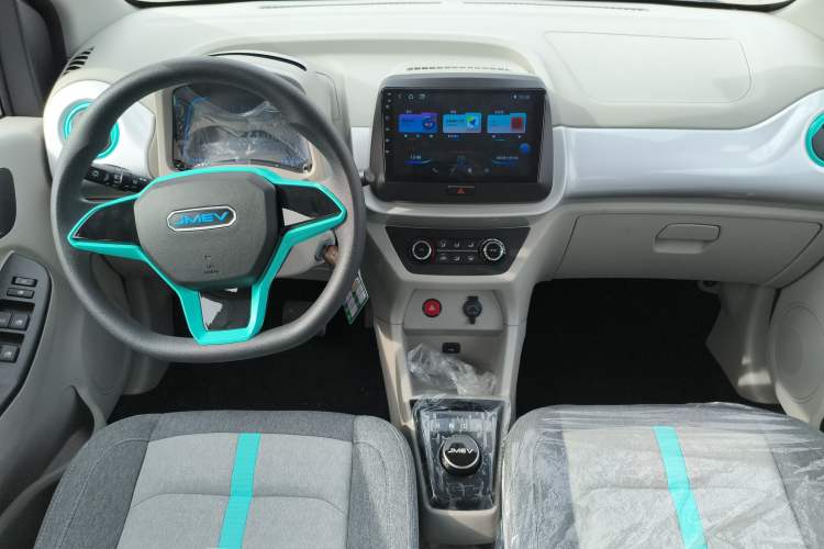 Used JMEV Xiao Qilin 2023 Joyful Edition 201km Comfort Model Center Console