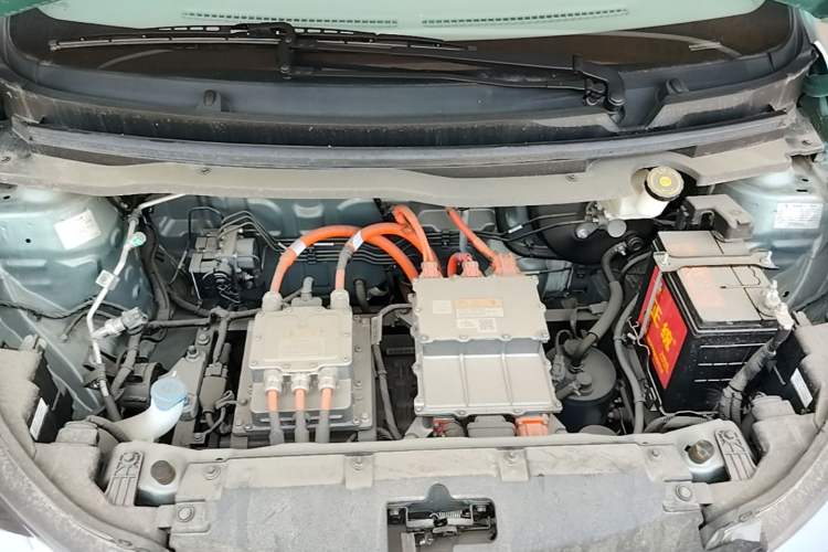 Used JMEV Xiao Qilin 2023 Joyful Edition 201km Comfort Model Engine Bay
