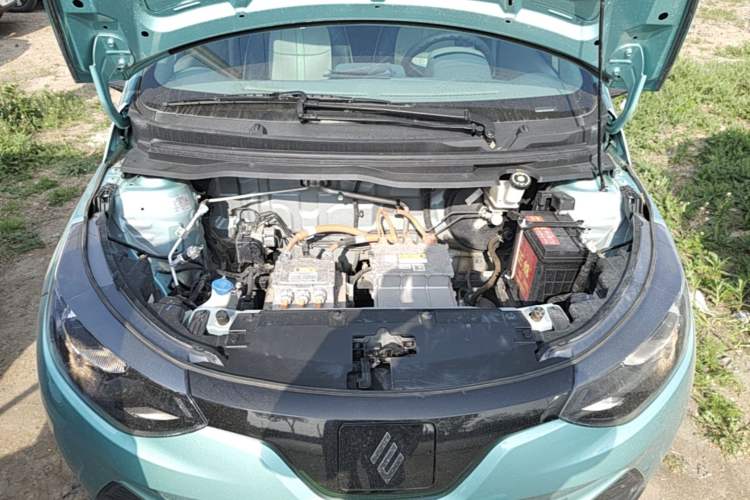 Used JMEV Xiao Qilin 2023 Joyful Edition 201km Comfort Model Engine Bay
