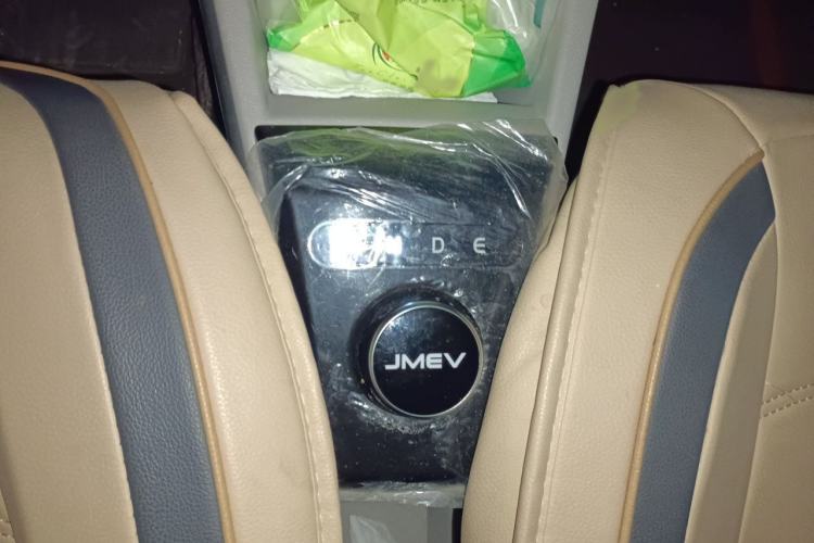 Used JMEV Xiao Qilin 2023 Joyful Edition 201km Comfort Model Gear Lever