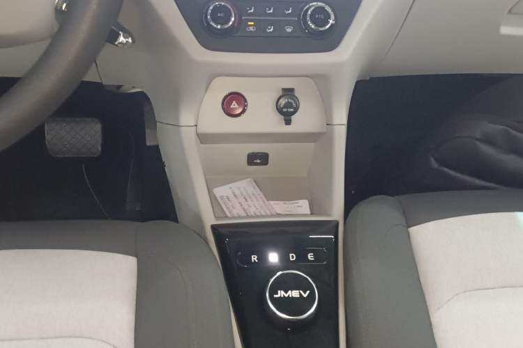 Used JMEV Xiao Qilin 2023 Joyful Edition 201km Comfort Model Gear Lever