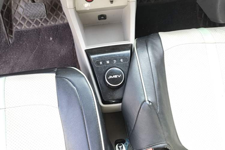 Used JMEV Xiao Qilin 2023 Joyful Edition 201km Comfort Model Gear Lever