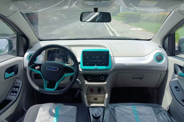 Used JMEV Xiao Qilin 2023 Joyful Edition 201km Comfort Model Interior 2