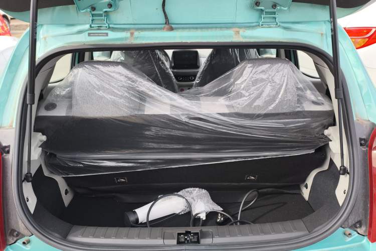Used JMEV Xiao Qilin 2023 Joyful Edition 201km Comfort Model Trunk