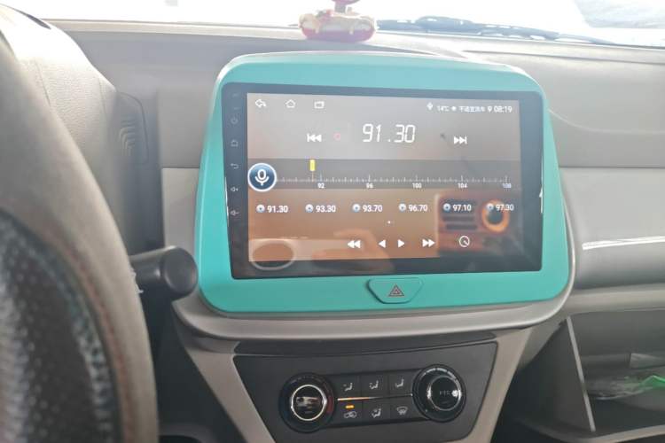 Used JMEV Xiao Qilin 2023 Joyful Edition 201km Comfort Model Audio And AC Panel