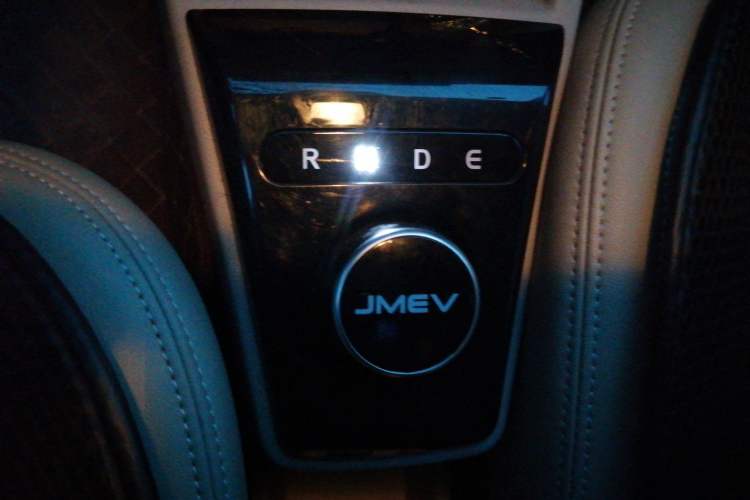 Used JMEV Xiao Qilin 2023 Joyful Edition 201km Comfort Model Gear Lever