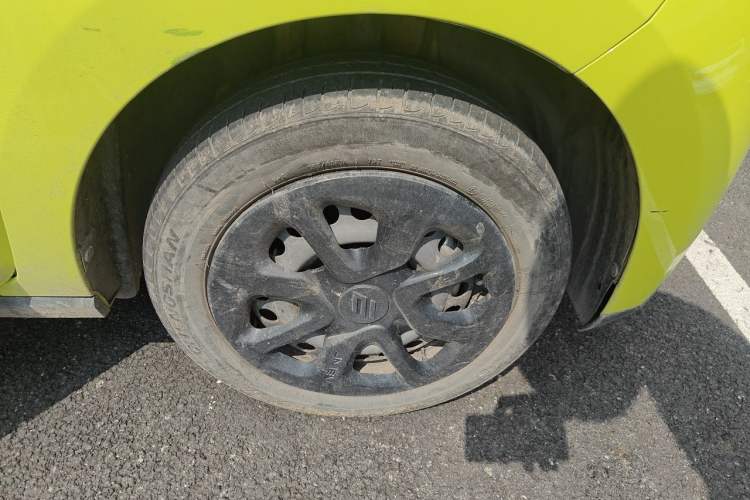Used JMEV Xiao Qilin 2023 Joyful Edition 201km Comfort Model Right Front Wheel Hub