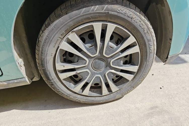 Used JMEV Xiao Qilin 2023 Joyful Edition 201km Comfort Model Right Front Wheel Hub