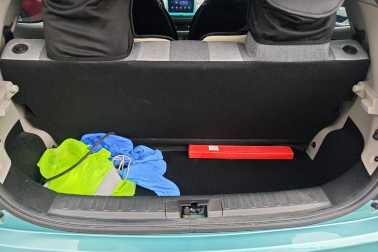Used JMEV Xiao Qilin 2023 Joyful Edition 201km Luxury Model Trunk