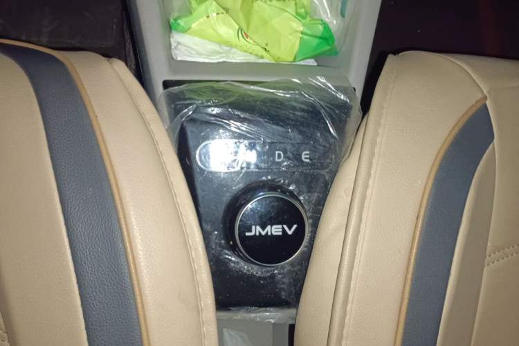 Used JMEV Xiao Qilin 2023 Joyful Edition 201km Comfort Model Gear Lever
