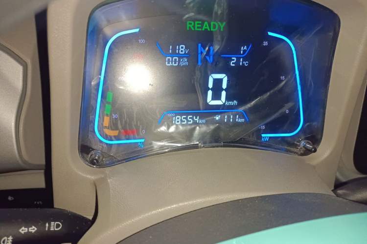 Used JMEV Xiao Qilin 2023 Joyful Edition 201km Comfort Model Odometer Close Up