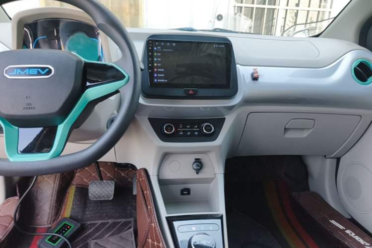 Used JMEV Xiao Qilin 2023 Joyful Edition 201km Luxury Model Audio And AC Panel