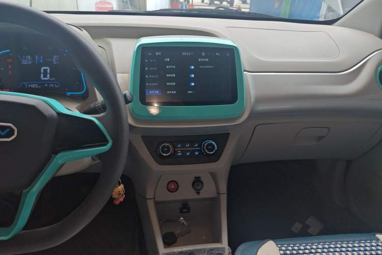 Used JMEV Xiao Qilin 2023 Joyful Edition 201km Luxury Model Audio And AC Panel