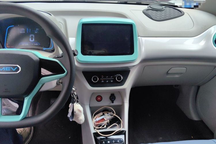 Used JMEV Xiao Qilin 2023 Joyful Edition 201km Luxury Model Audio And AC Panel