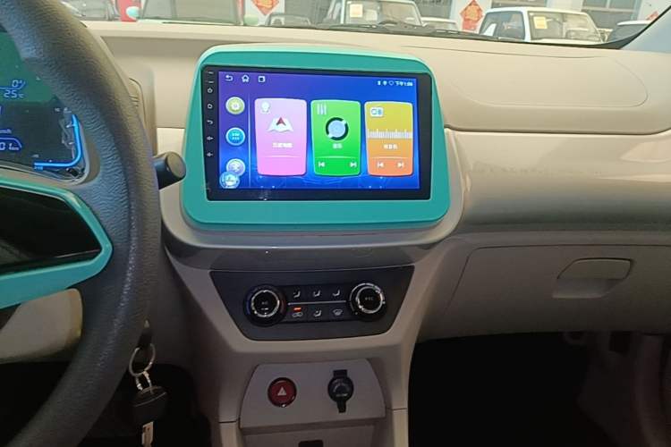Used JMEV Xiao Qilin 2023 Joyful Edition 201km Comfort Model Audio And AC Panel