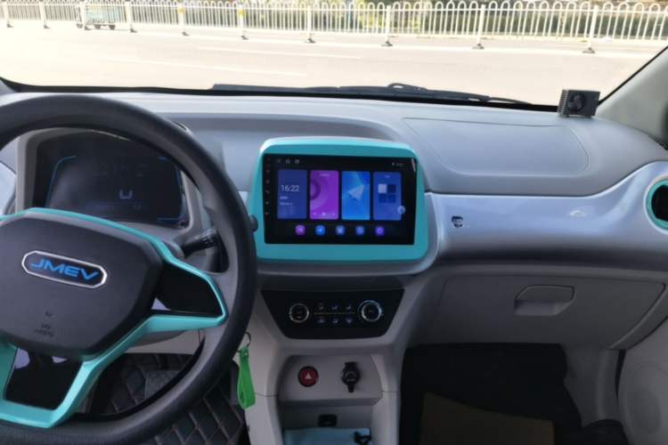 Used JMEV Xiao Qilin 2023 Joyful Edition 201km Comfort Model Audio And AC Panel