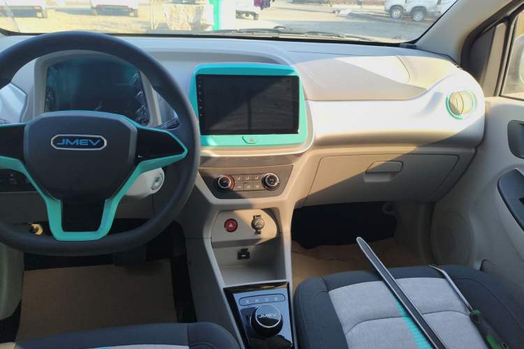Used JMEV Xiao Qilin 2023 Joyful Edition 201km Comfort Model Audio And AC Panel