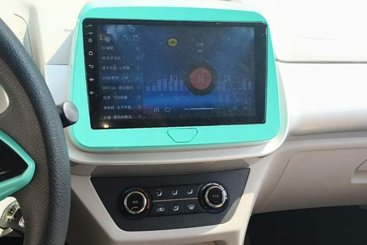 Used JMEV Xiao Qilin 2023 Joyful Edition 201km Comfort Model Audio And AC Panel
