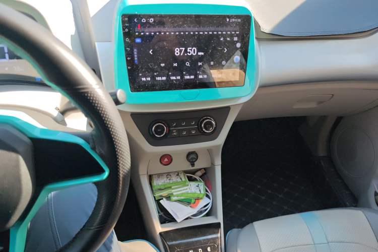 Used JMEV Xiao Qilin 2023 Joyful Edition 201km Comfort Model Audio And AC Panel