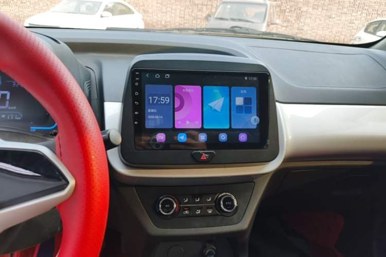 Used JMEV Xiao Qilin 2023 Joyful Edition 201km Comfort Model Audio And AC Panel