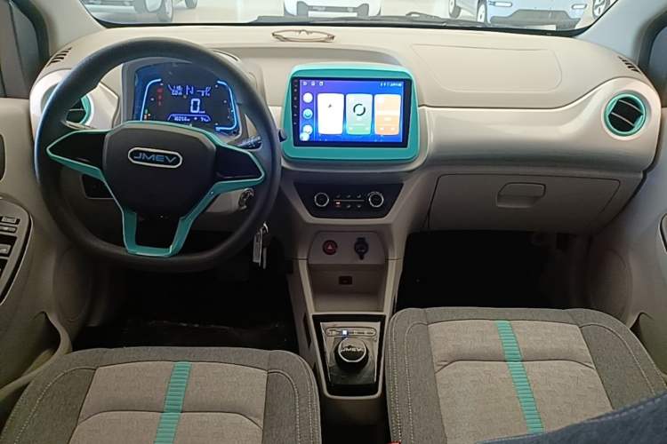 Used JMEV Xiao Qilin 2023 Joyful Edition 201km Comfort Model Center Console