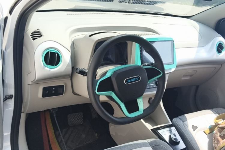 Used JMEV Xiao Qilin 2023 Joyful Edition 201km Comfort Model Center Console