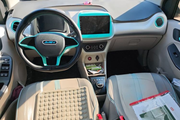 Used JMEV Xiao Qilin 2023 Joyful Edition 201km Comfort Model Center Console