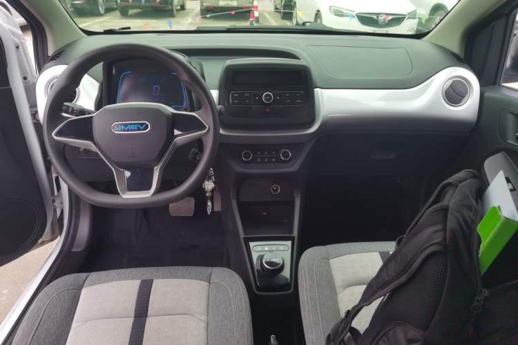 Used JMEV Xiao Qilin 2023 Joyful Edition 201km Comfort Model Center Console