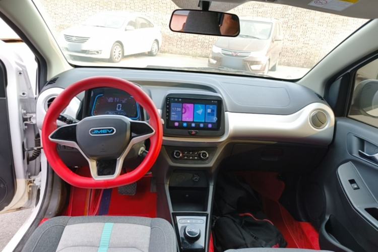 Used JMEV Xiao Qilin 2023 Joyful Edition 201km Comfort Model Center Console