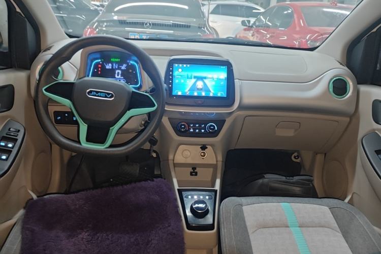 Used JMEV Xiao Qilin 2023 Joyful Edition 201km Comfort Model Center Console