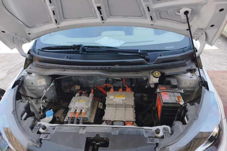 Used JMEV Xiao Qilin 2023 Joyful Edition 201km Luxury Model Engine Bay