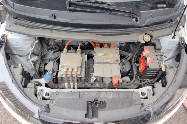 Used JMEV Xiao Qilin 2023 Joyful Edition 201km Luxury Model Engine Bay