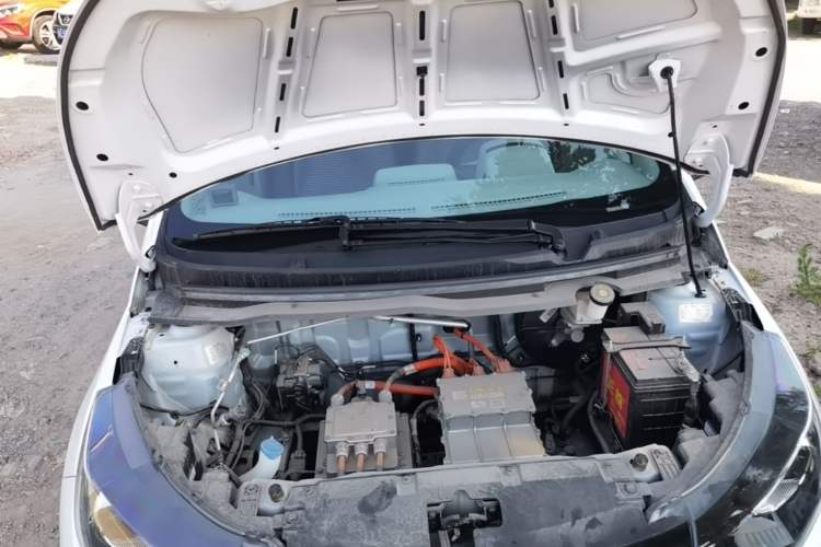 Used JMEV Xiao Qilin 2023 Joyful Edition 201km Comfort Model Engine Bay