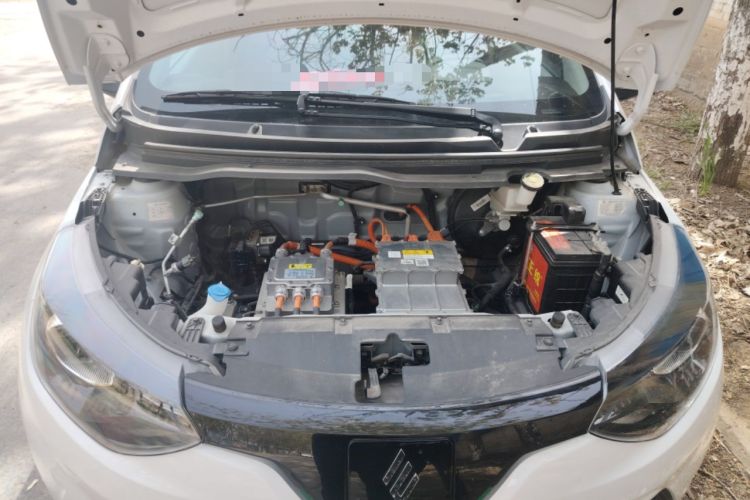 Used JMEV Xiao Qilin 2023 Joyful Edition 201km Comfort Model Engine Bay