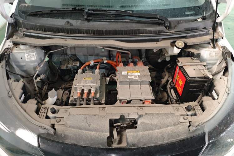 Used JMEV Xiao Qilin 2023 Joyful Edition 201km Comfort Model Engine Bay