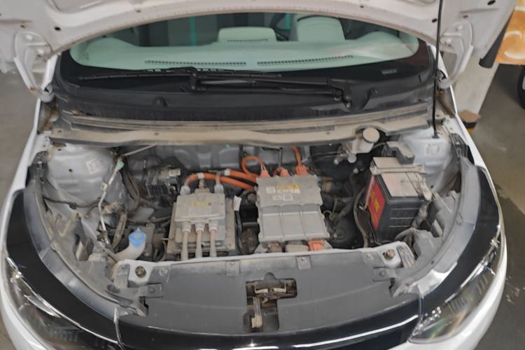 Used JMEV Xiao Qilin 2023 Joyful Edition 201km Comfort Model Engine Bay