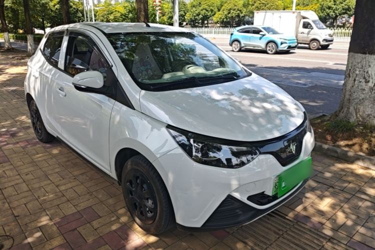 Used JMEV Xiao Qilin 2023 Joyful Edition 201km Luxury Model Front Right 45 Deg