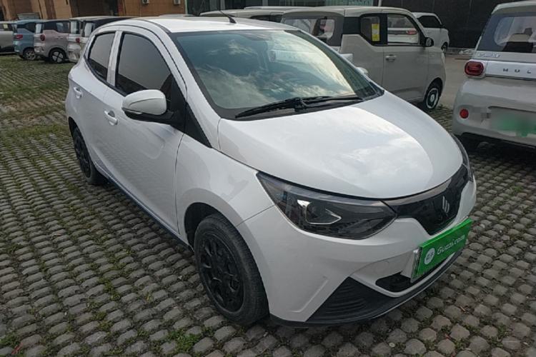Used JMEV Xiao Qilin 2023 Joyful Edition 201km Comfort Model Front Right 45 Deg