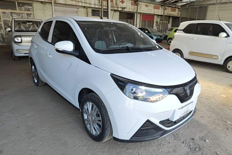 Used JMEV Xiao Qilin 2023 Joyful Edition 201km Comfort Model Front Right 45 Deg