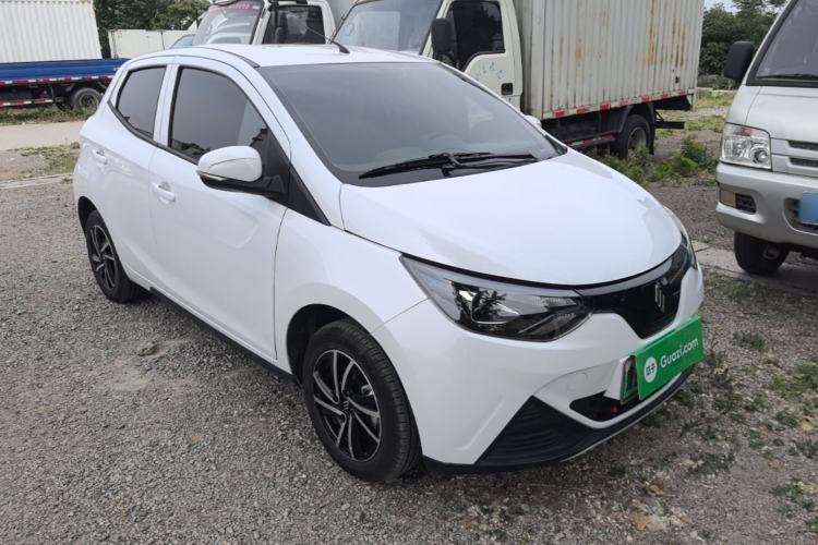 Used JMEV Xiao Qilin 2023 Joyful Edition 201km Luxury Model Front Right 45 Deg