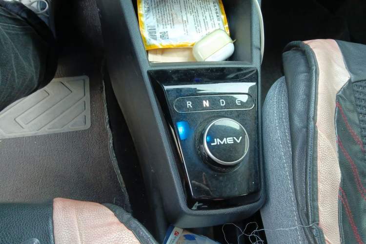 Used JMEV Xiao Qilin 2023 Joyful Edition 201km Comfort Model Gear Lever